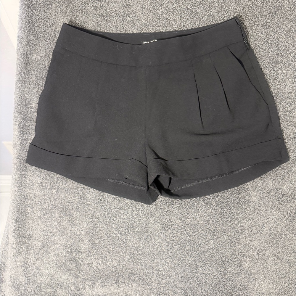 Express Women's‎ Black Dress Shorts